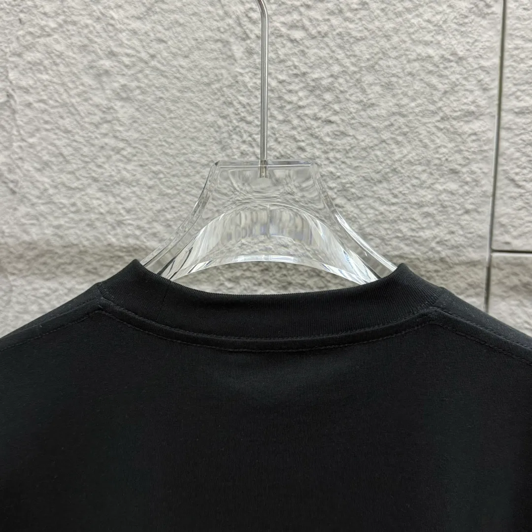 ysl* * 2025 New Arrival Classic ， ， T Same Style Size： S （90-130 ） M （120-150 ） L （140-165 ） XL （160-180 ） XXL （180-210 ） ：Black White